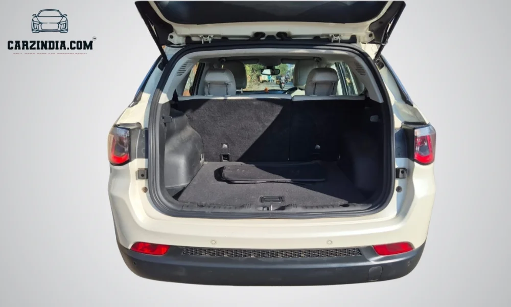 Car Photo 7