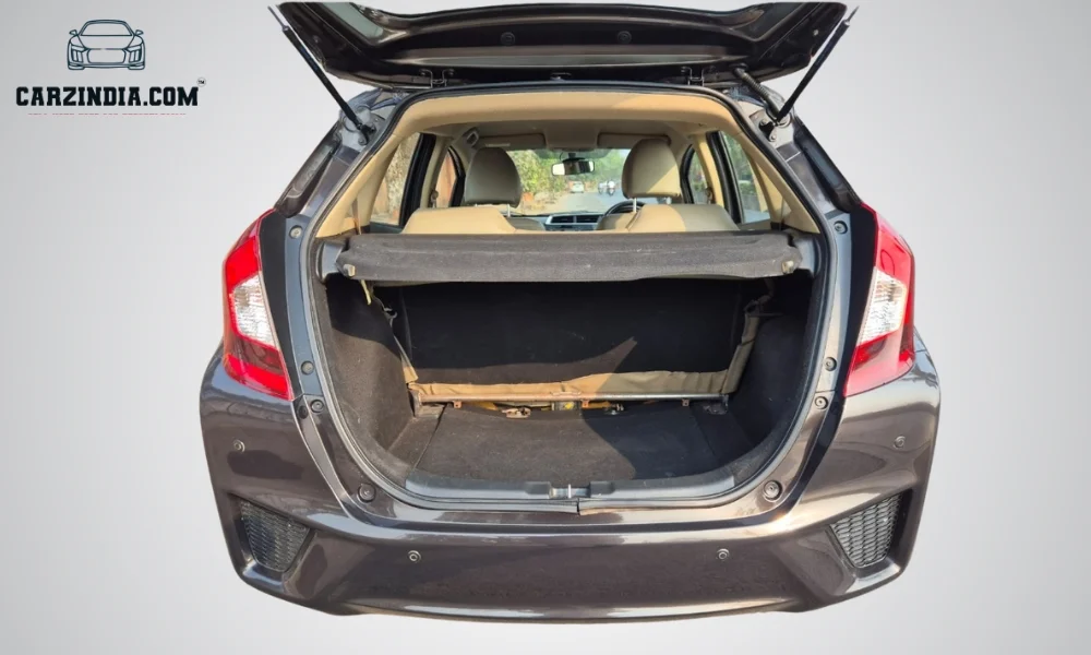 Car Photo 6