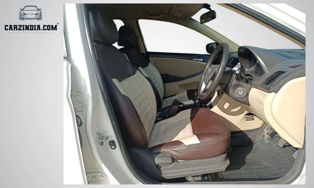 Car Photo 7