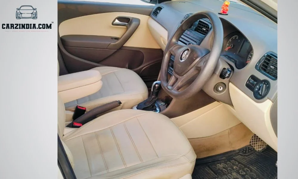 Car Photo 4