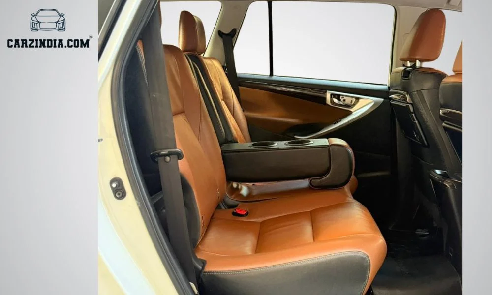 Car Photo 6
