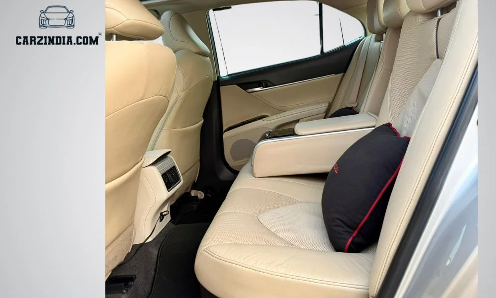 Car Photo 10