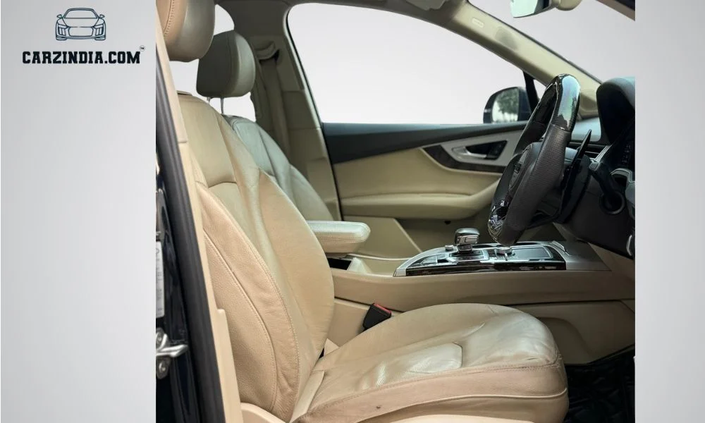 Car Photo 10