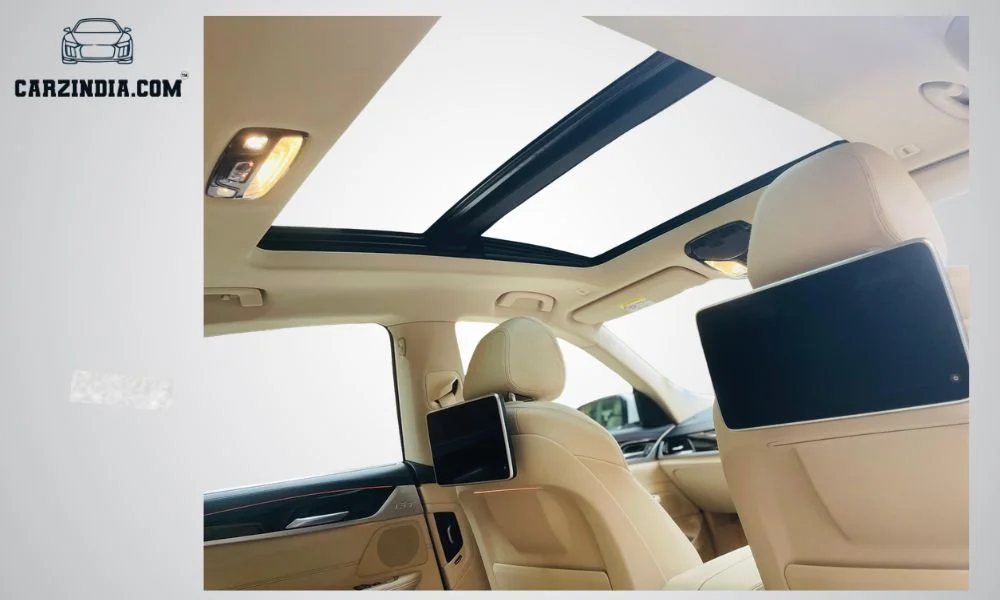 Car Photo 6