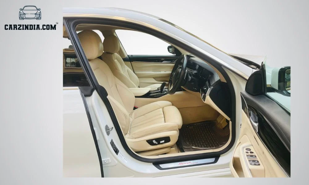 Car Photo 7