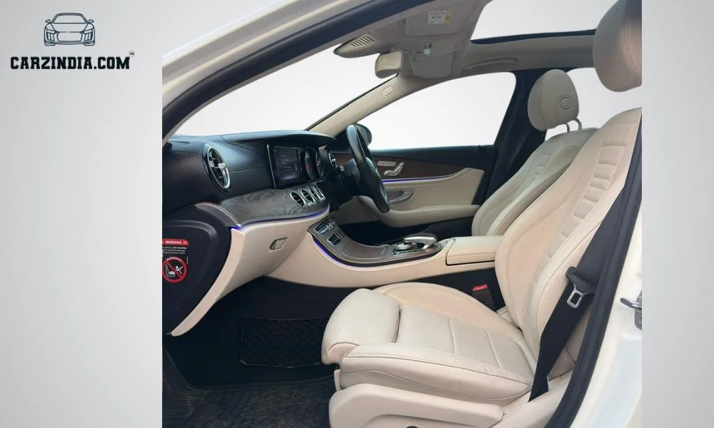 Car Photo 7