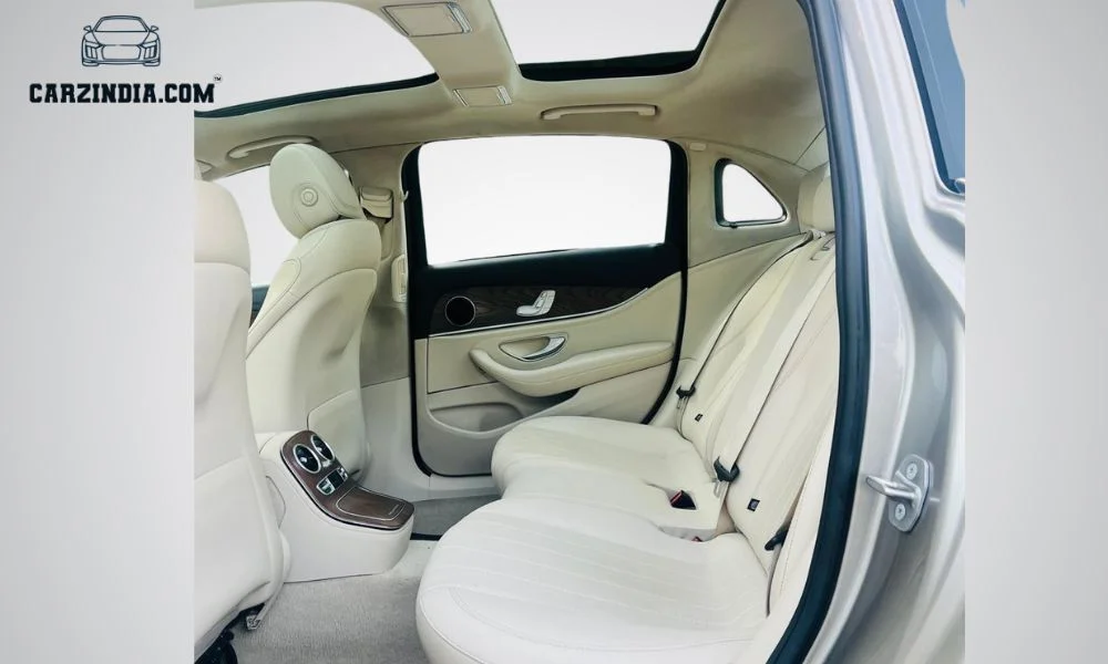 Car Photo 6