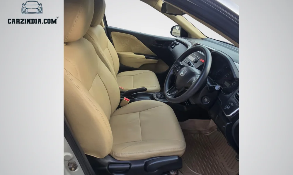 Car Photo 7