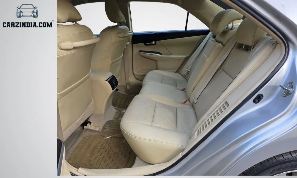 Car Photo 6