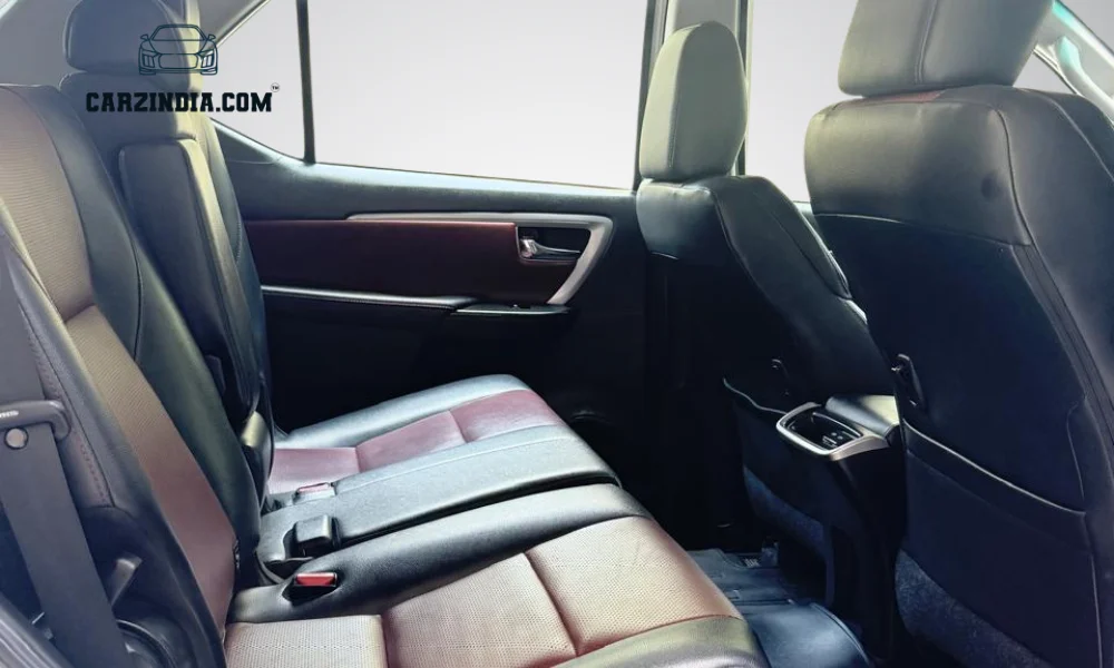 Car Photo 7