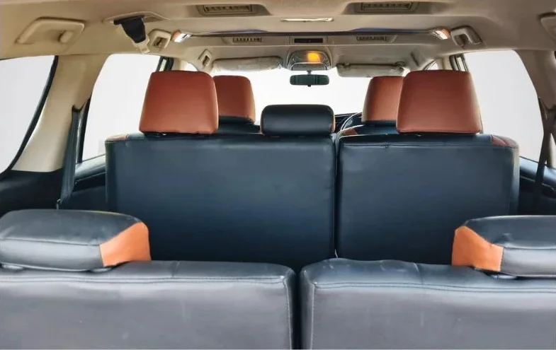 Toyota Innova Crysta 2.4 V MT