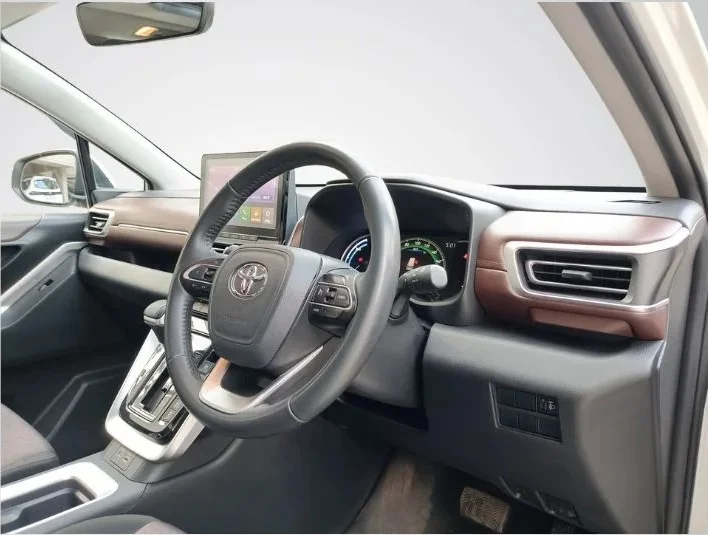 Toyota Hycross VX(O) 8S