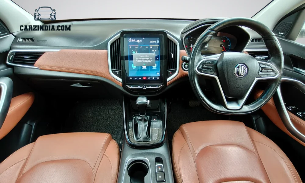 MG Hector Plus Sharp DCT