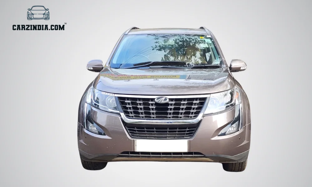 Mahindra XUV500 W11