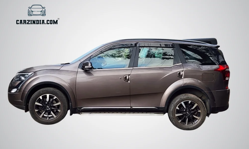 Mahindra XUV500 W11