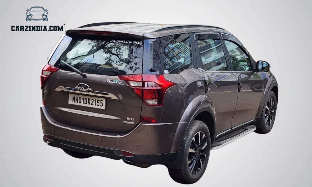 Mahindra XUV500 W11