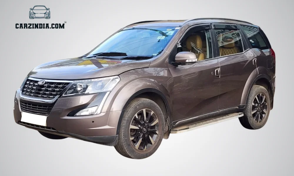 Mahindra XUV500 W11