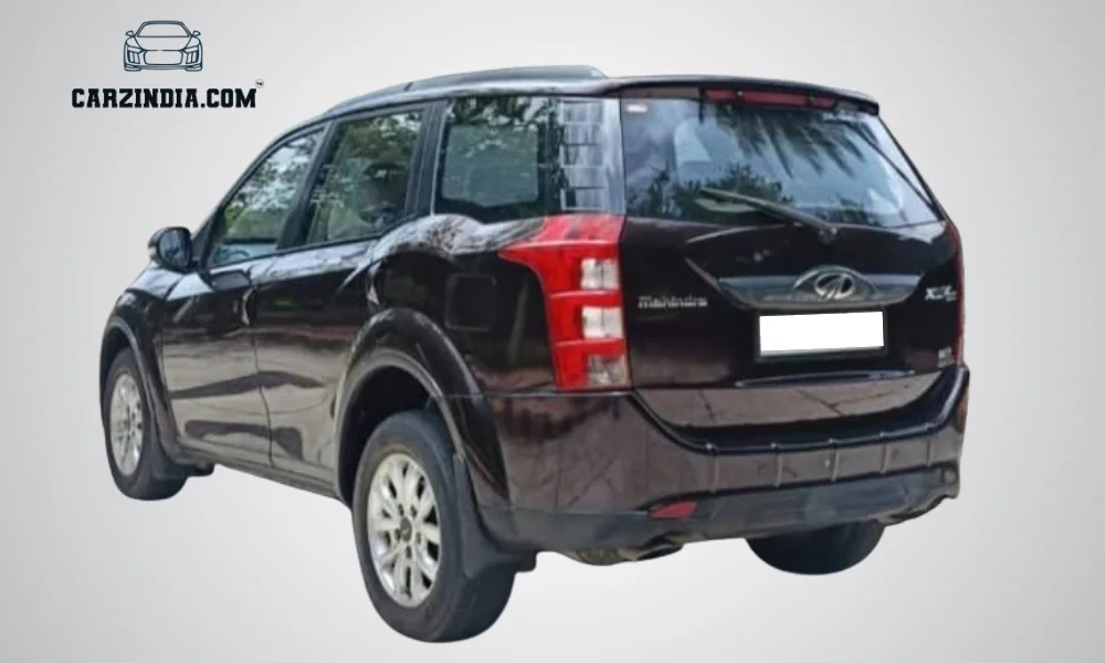 Mahindra XUV 500 FWD AT W8