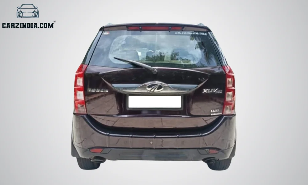 Mahindra XUV 500 FWD AT W8