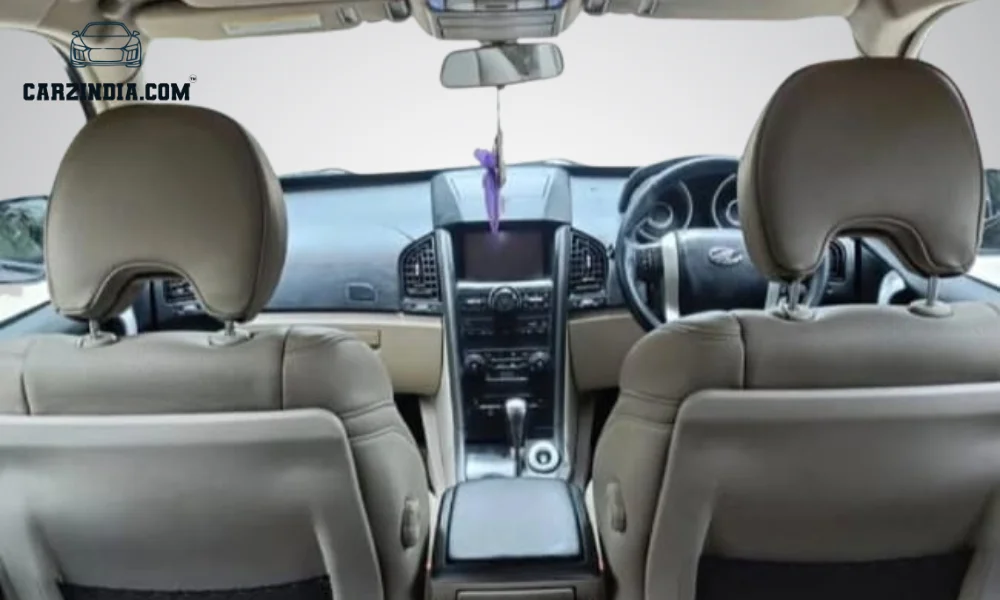 Mahindra XUV 500 FWD AT W8