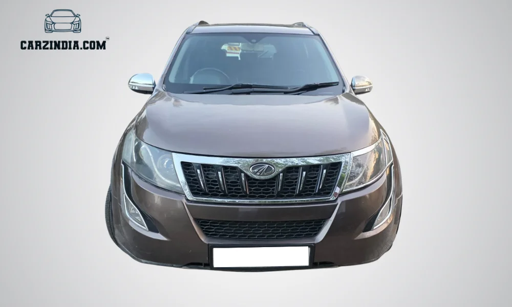 Mahindra XUV 500 W 10
