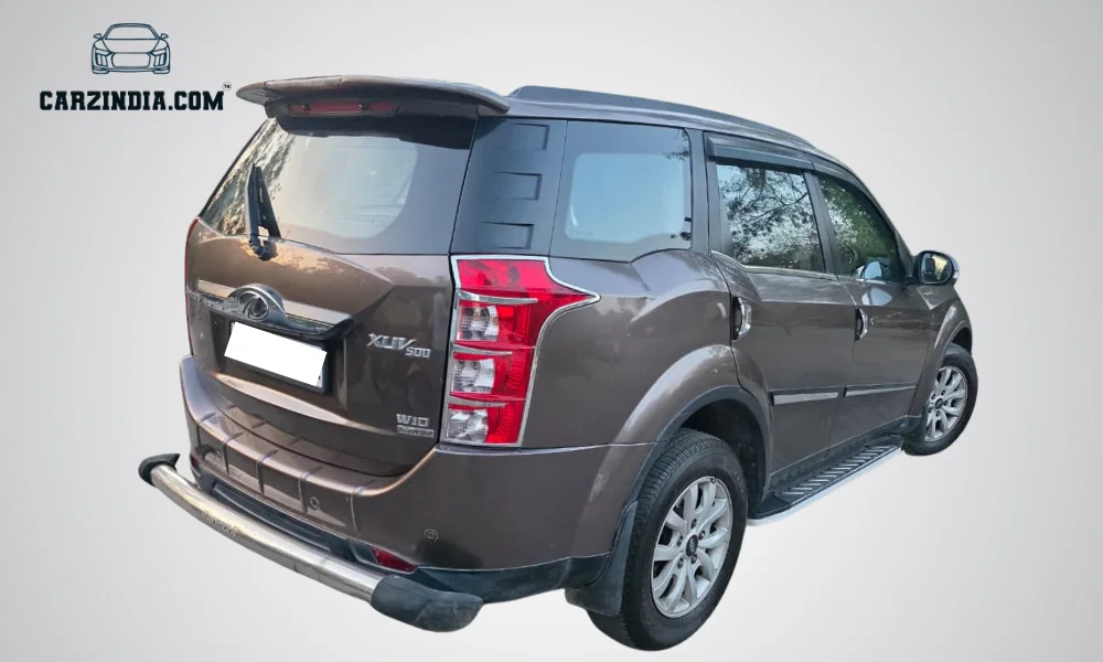 Mahindra XUV 500 W 10