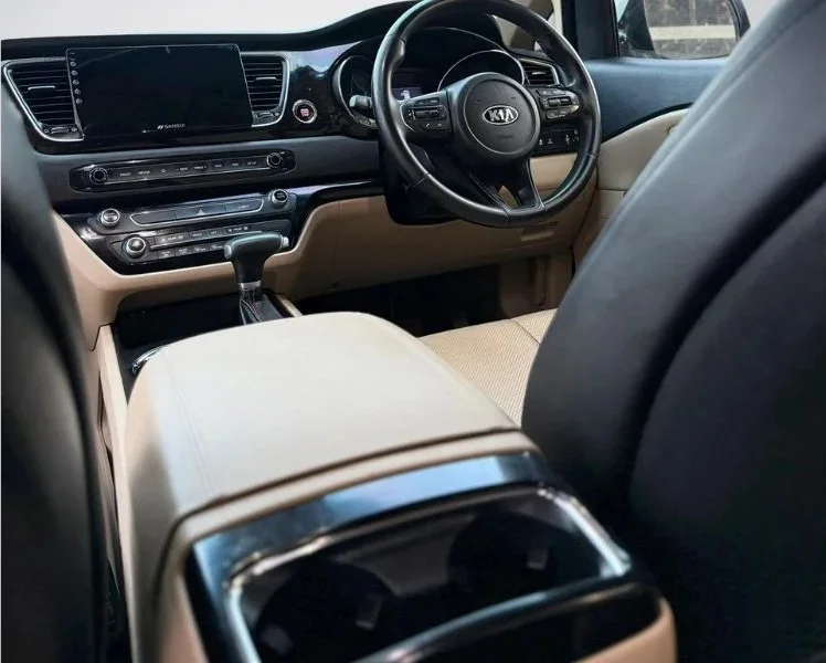 Kia Carnival Limousine