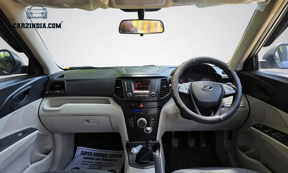 Mahindra XUV 300 W-6