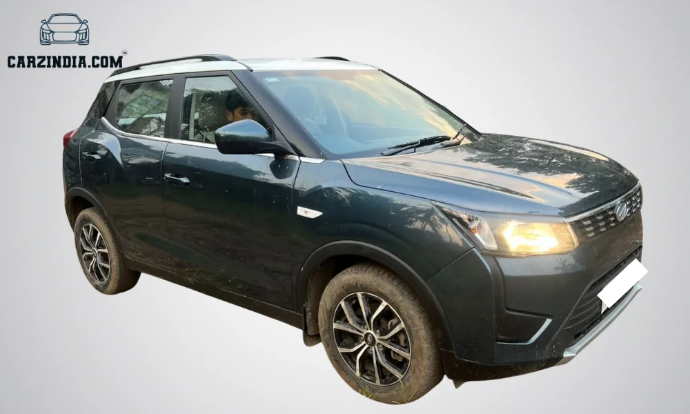 Mahindra XUV300 W6 (Sunroof)