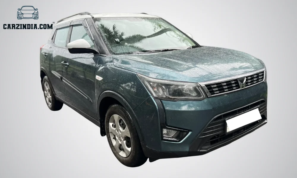 Mahindra XUV300 W6 (Sunroof)