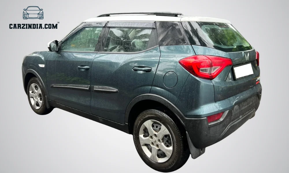 Mahindra XUV300 W6 (Sunroof)