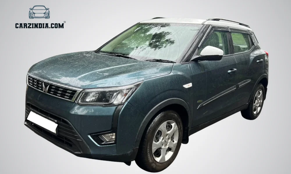 Mahindra XUV300 W6 (Sunroof)