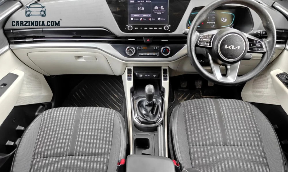 Kia Carens G1.5 6MT Prestige 7