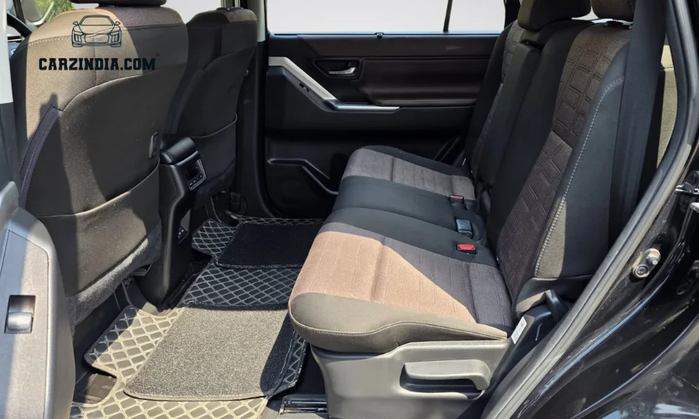 Toyota Hycross VX