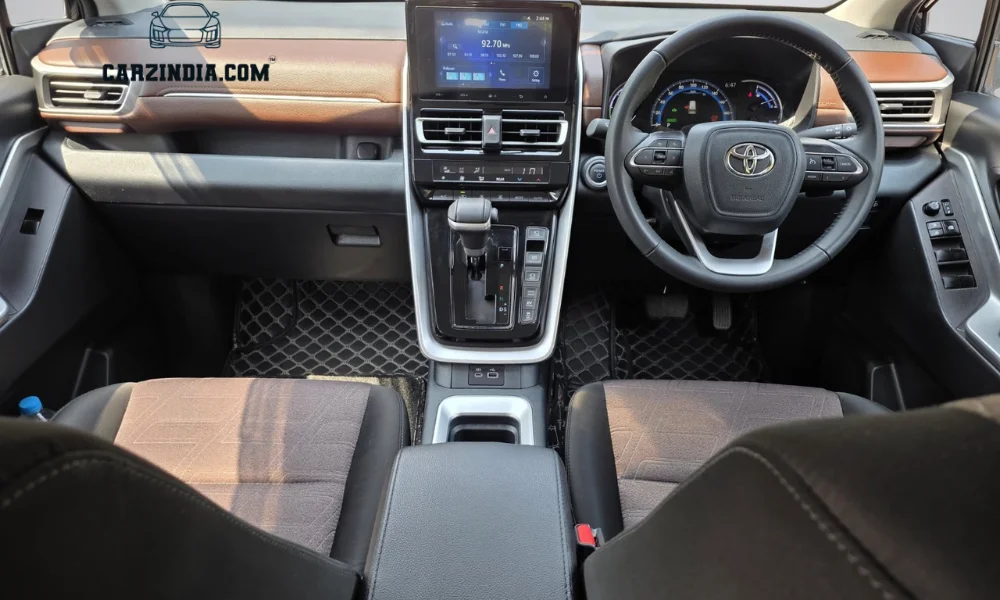 Toyota Hycross VX