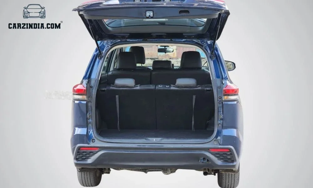 Maruti Suzuki Invicto Strong Hybrid Zeta+8s