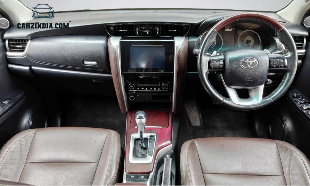 Toyota Fortuner 2WD