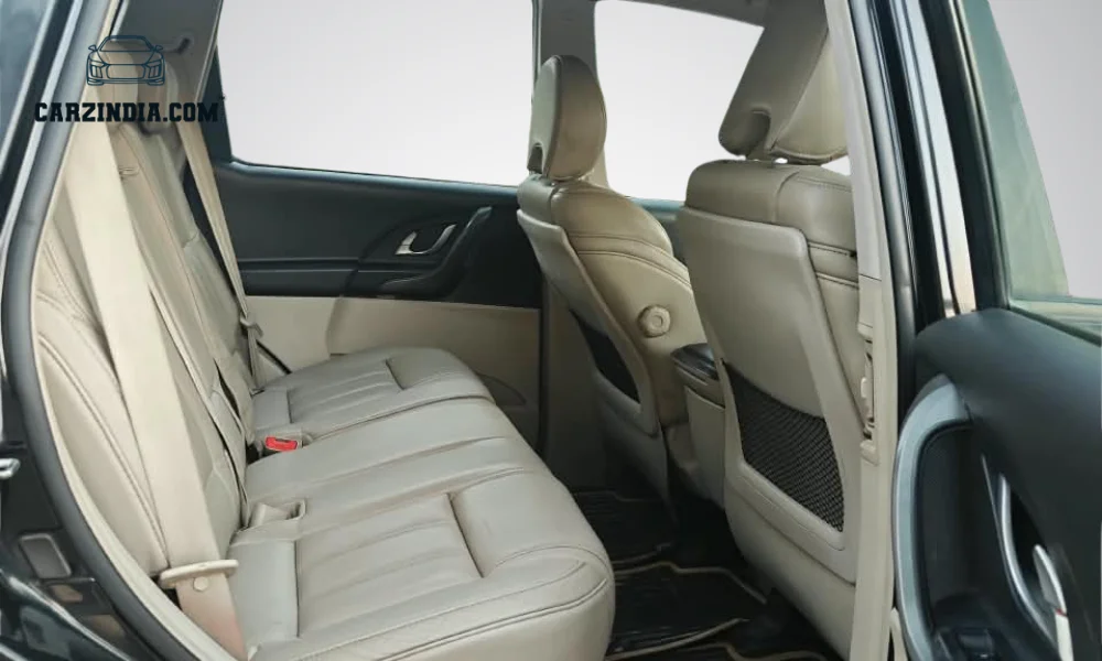 Mahindra XUV500 W8