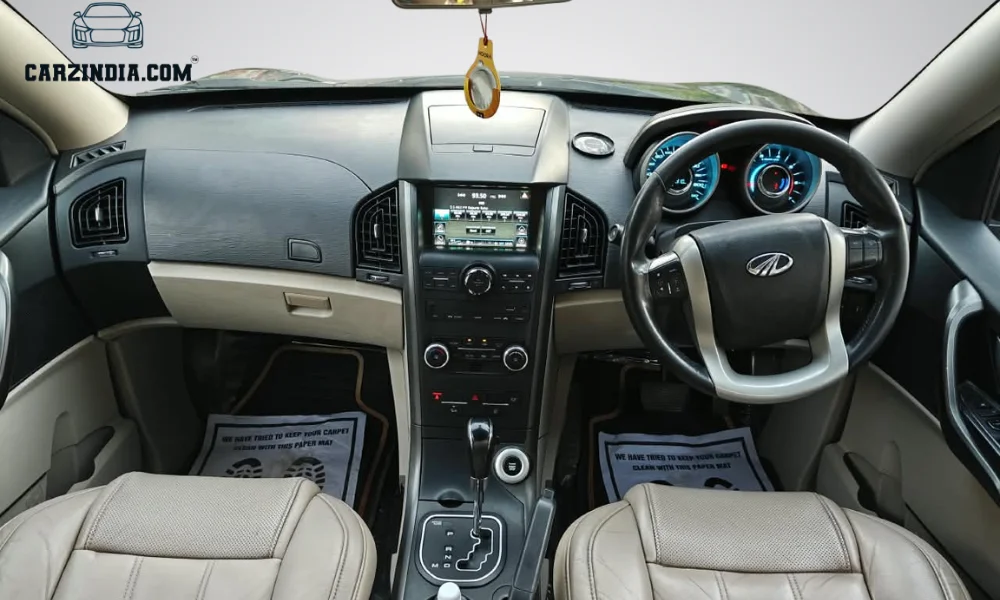 Mahindra XUV500 W8