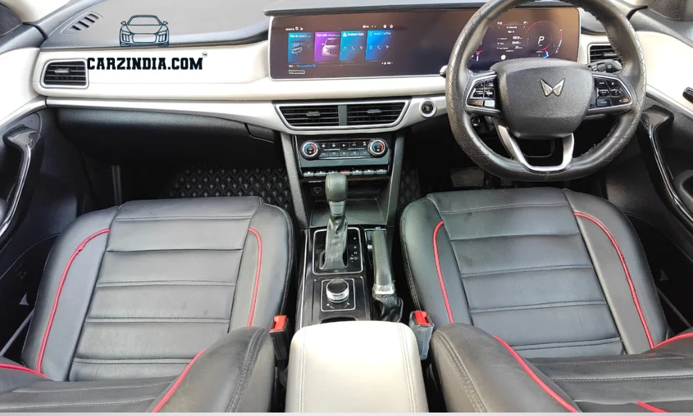 Mahindra XUV 700 AX7 DSL AT 7 Seater
