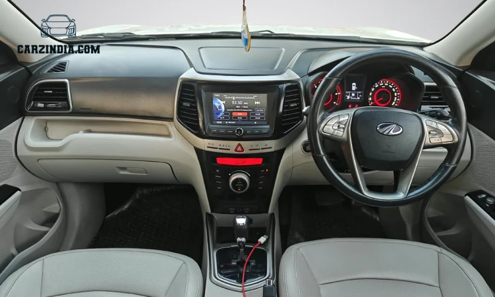 Mahindra XUV300 W8 (O) DS Bsvi AS