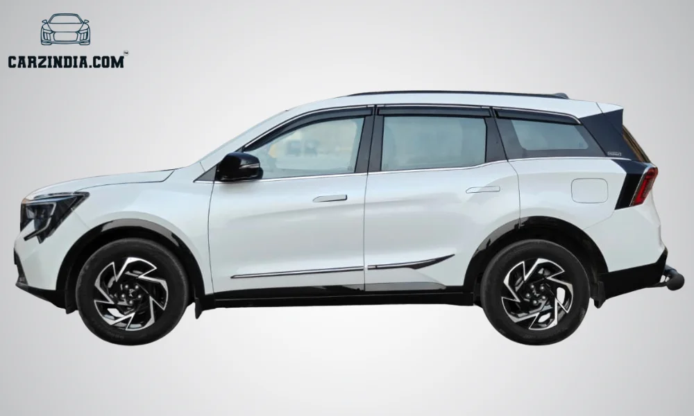 Mahindra XUV 7XO AX7 7S
